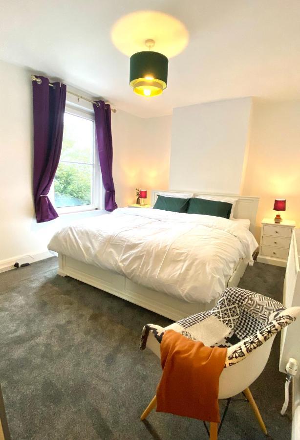 Medway Getaway - 3 Bed Home With Luxury Bathroom Chatham  Exterior foto