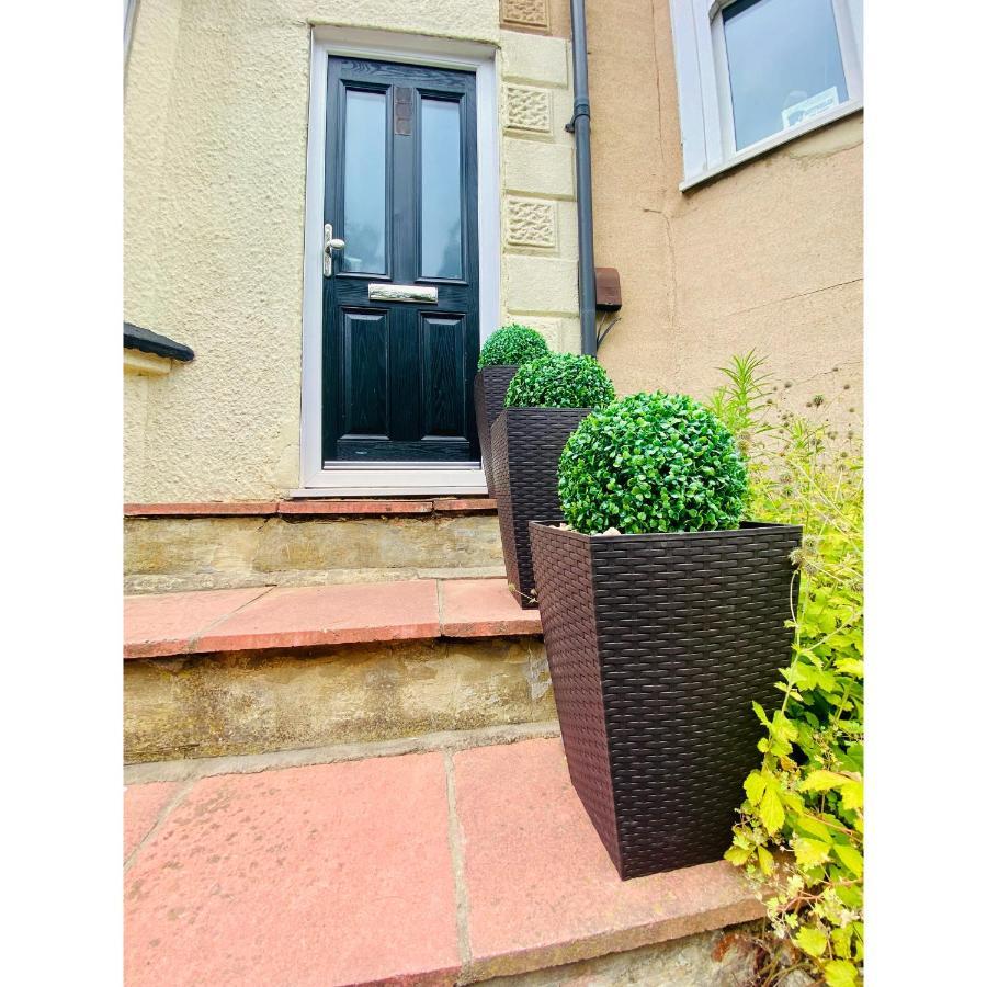 Medway Getaway - 3 Bed Home With Luxury Bathroom Chatham  Exterior foto