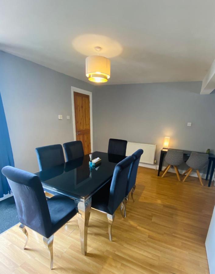 Medway Getaway - 3 Bed Home With Luxury Bathroom Chatham  Exterior foto